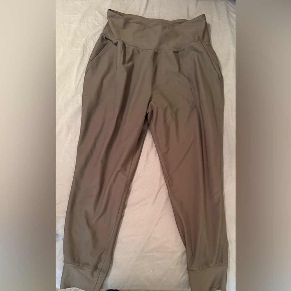 Old Navy Women’s Active Powersoft Joggers